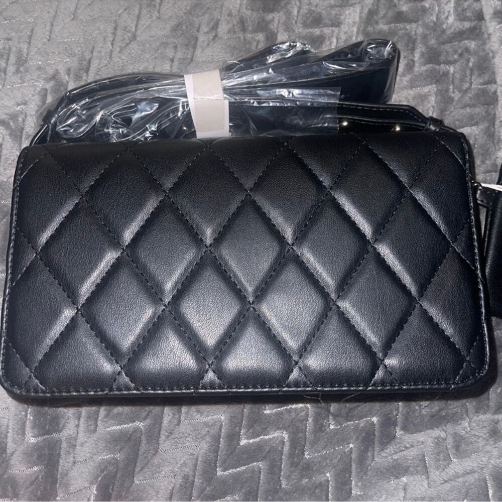 2pc Valentino Orlandi Crossbody
Diamond Quilt Bag NWT - Picture 5 of 16